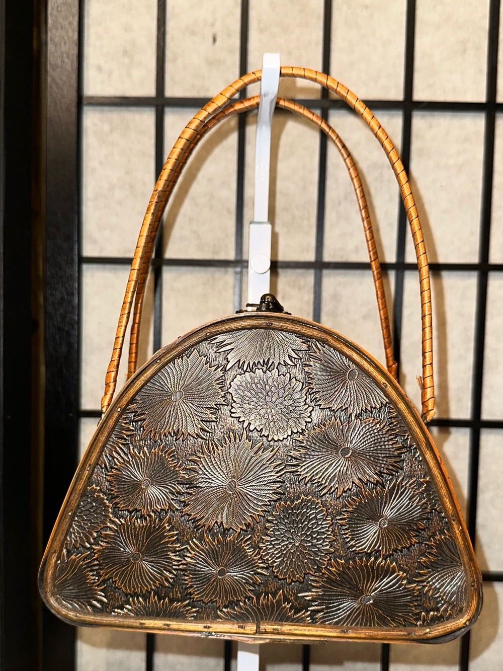 Vintage Floral Embossed Dome Wooden Box Purse - Picture 7 of 8
